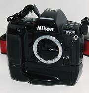 Продаю профессиональный пленочный фотоаппарат Nikon F90X с MB10